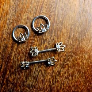 Silver Floral Nipple Ring Set